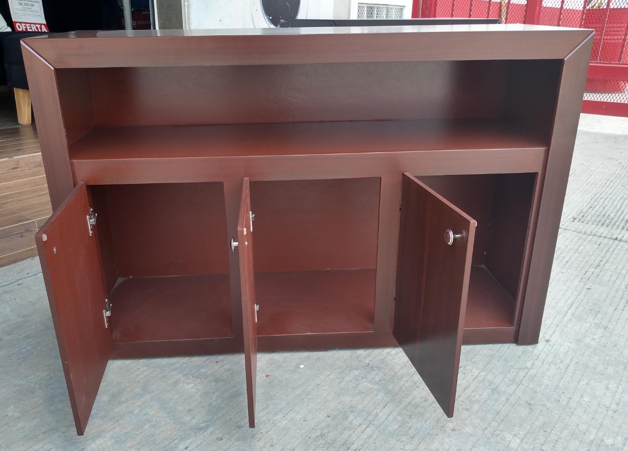 BUFETERO CAOBA VETEADO CON 3 PUERTAS