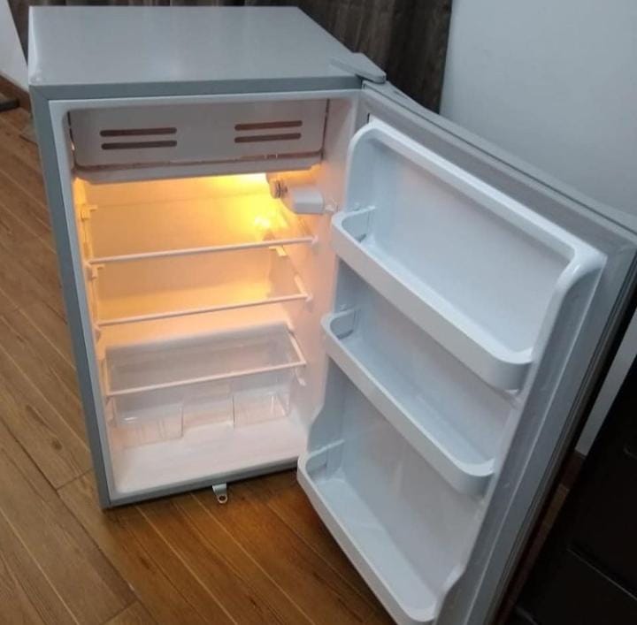 FRIGOBAR  MABE 4PIES ACERO INOXIDABLE