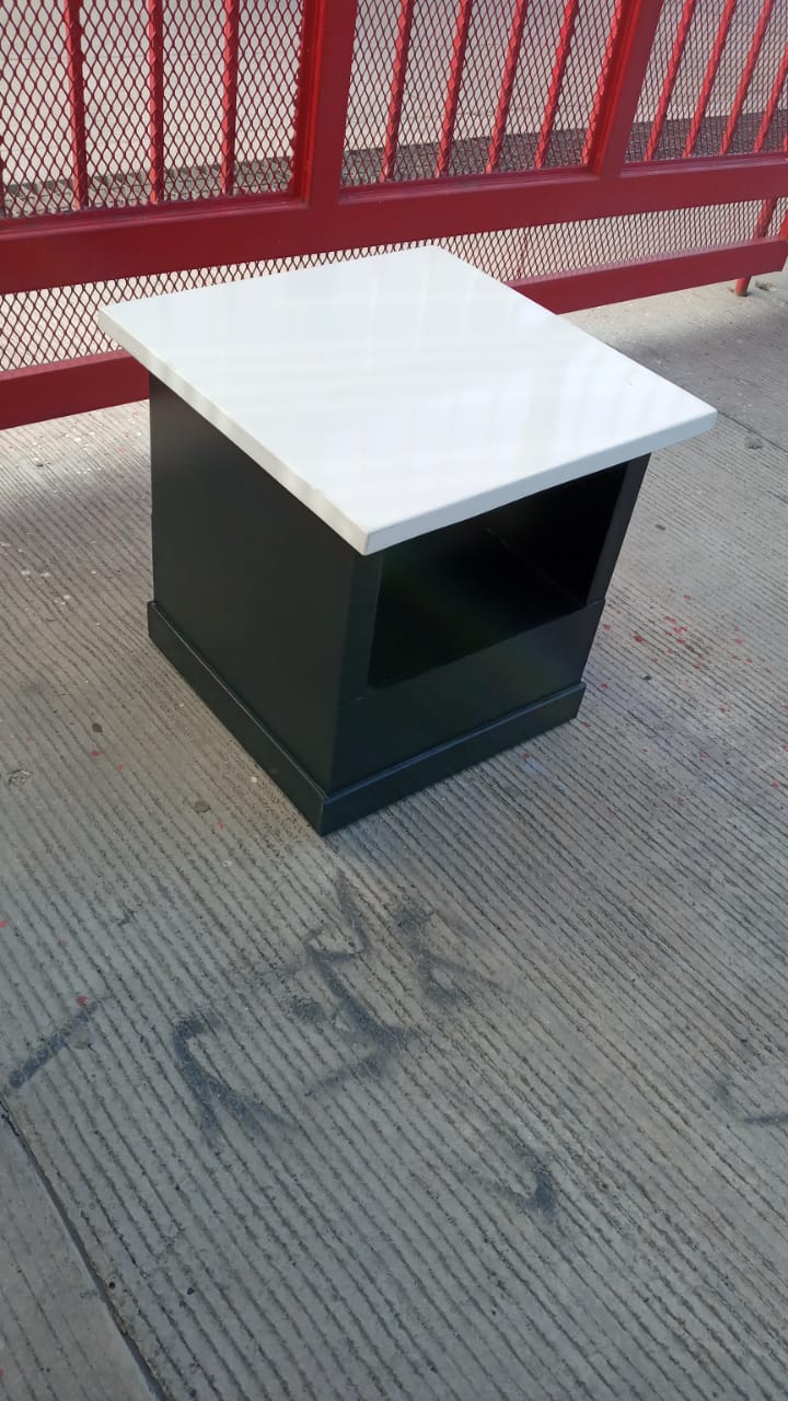 MESA LATERAL LUGO 60X60  N. 0549-B   MUEBLERIA SAUCEDA  GTO