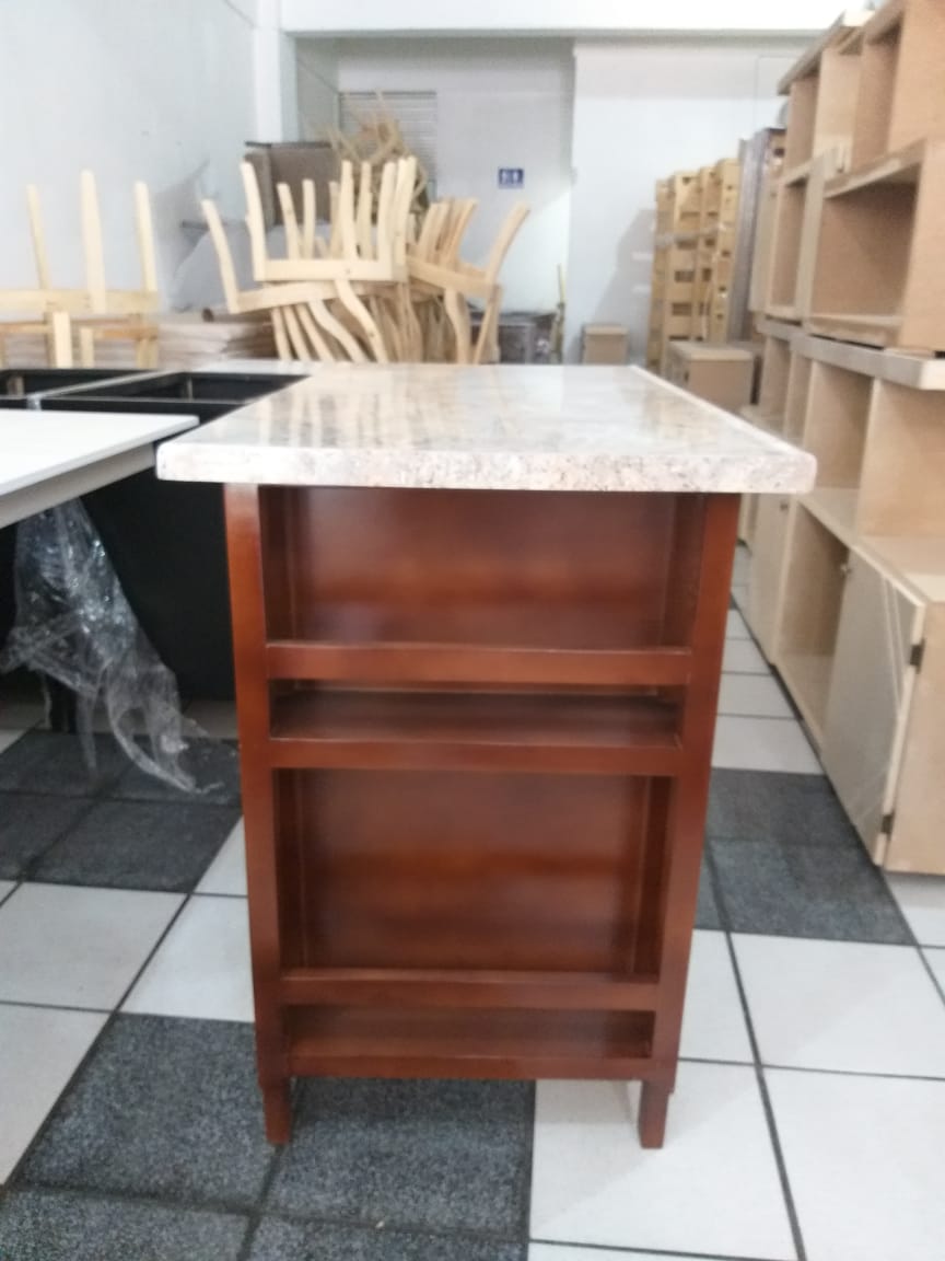 BARRA DESAYUNADORA BEIGE TIPO MARMOL CON DOS BANCOS NOTA. 0562-B