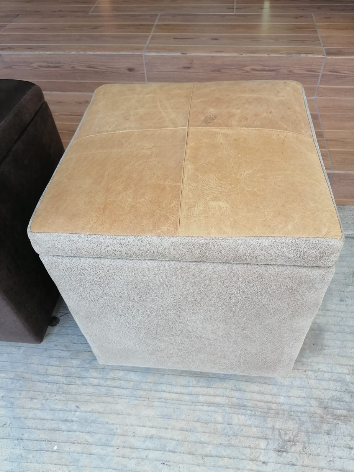 TABURETE BAUL CHICO OCASIONAL ASIENTO 100% PIEL ORIGINAL  TELA PIEL AUSTIN COCOA 46X40