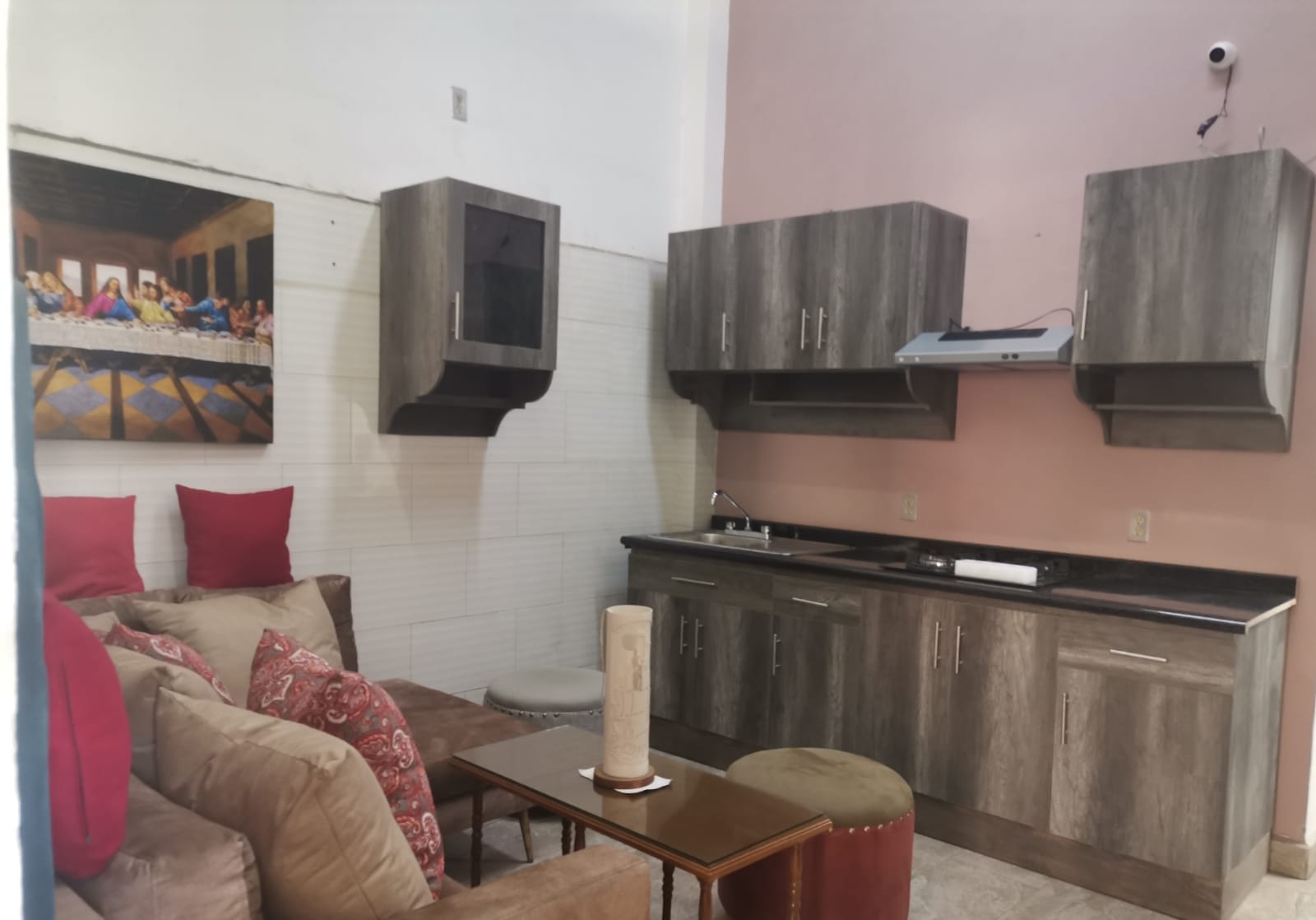 COCINA INTEGRAL COMPLETA CON TARJA  QUEMADORES Y CAMPANA  EN ACERO INOXIDABLE   EN MADERA DE PINO AC
