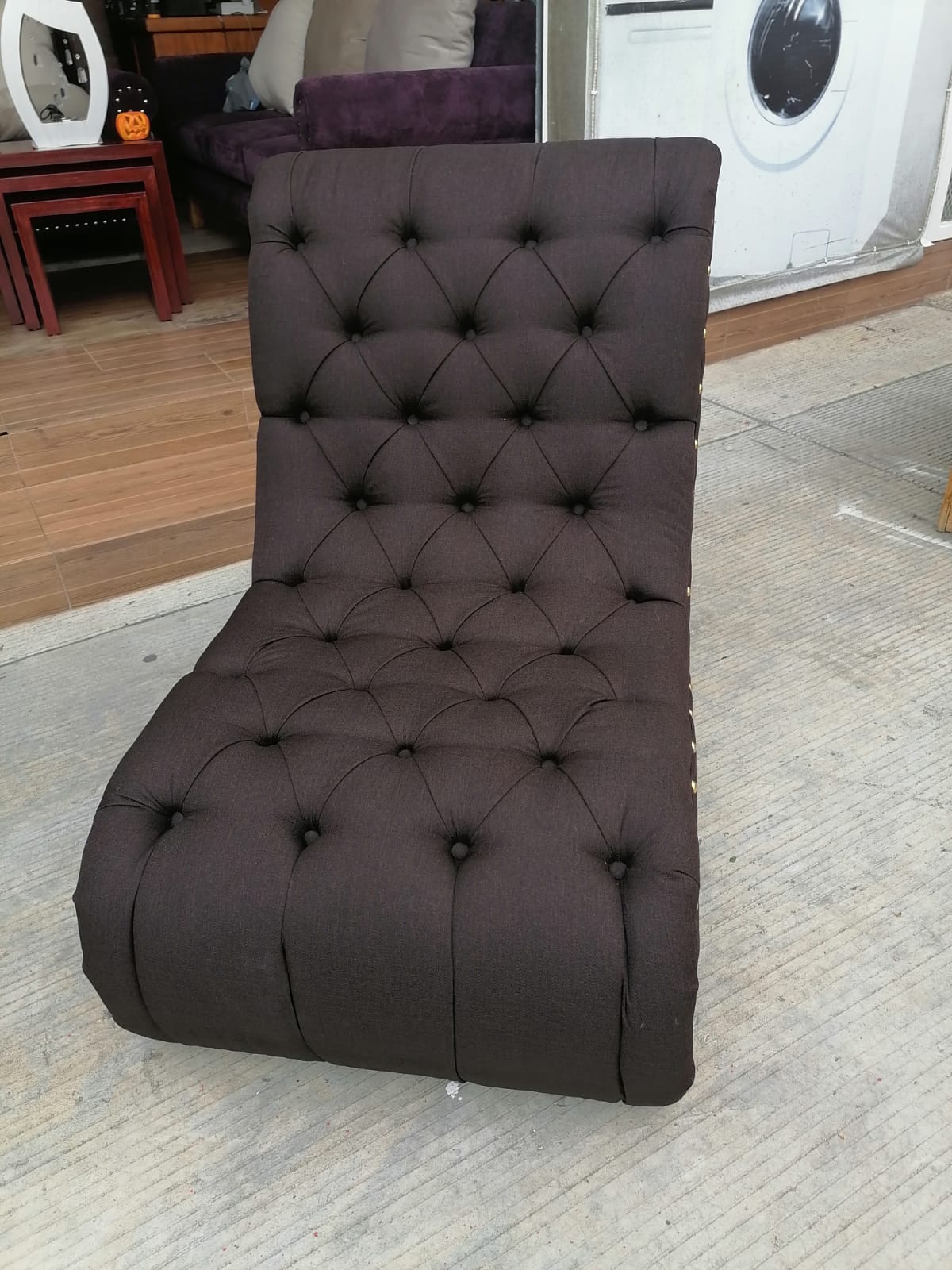 SILLON OCASIONAL MODELO VEGA TELA LINO INTERMEZO CON ESTOPEROLES  NIQUEL