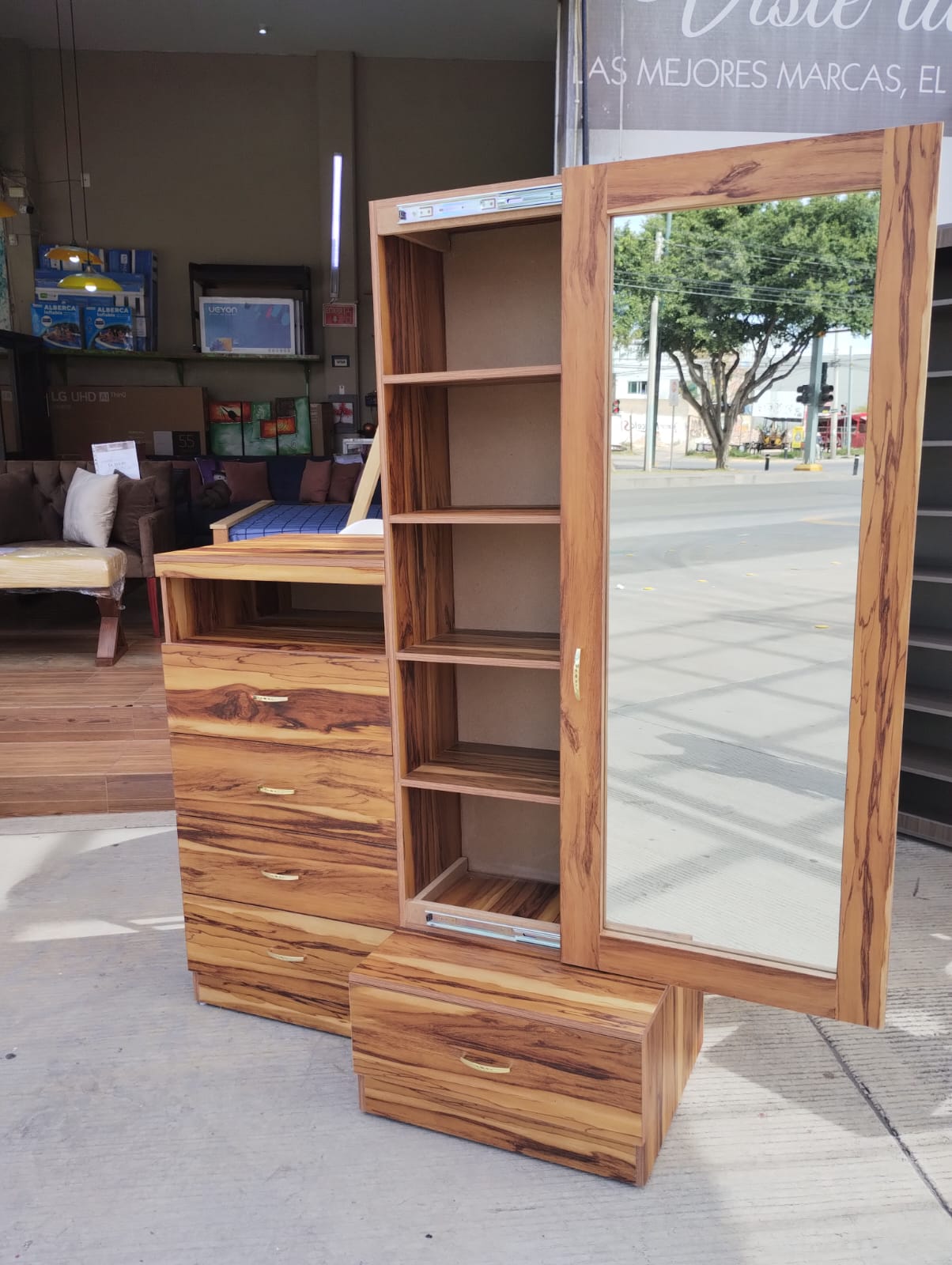 CAJONERA CON ESPEJO DESLIZANTE MODELO DUBAI FABRICADO EN MDF DECORADO EN TIPO MELAMINA PAROTA ESPEJO