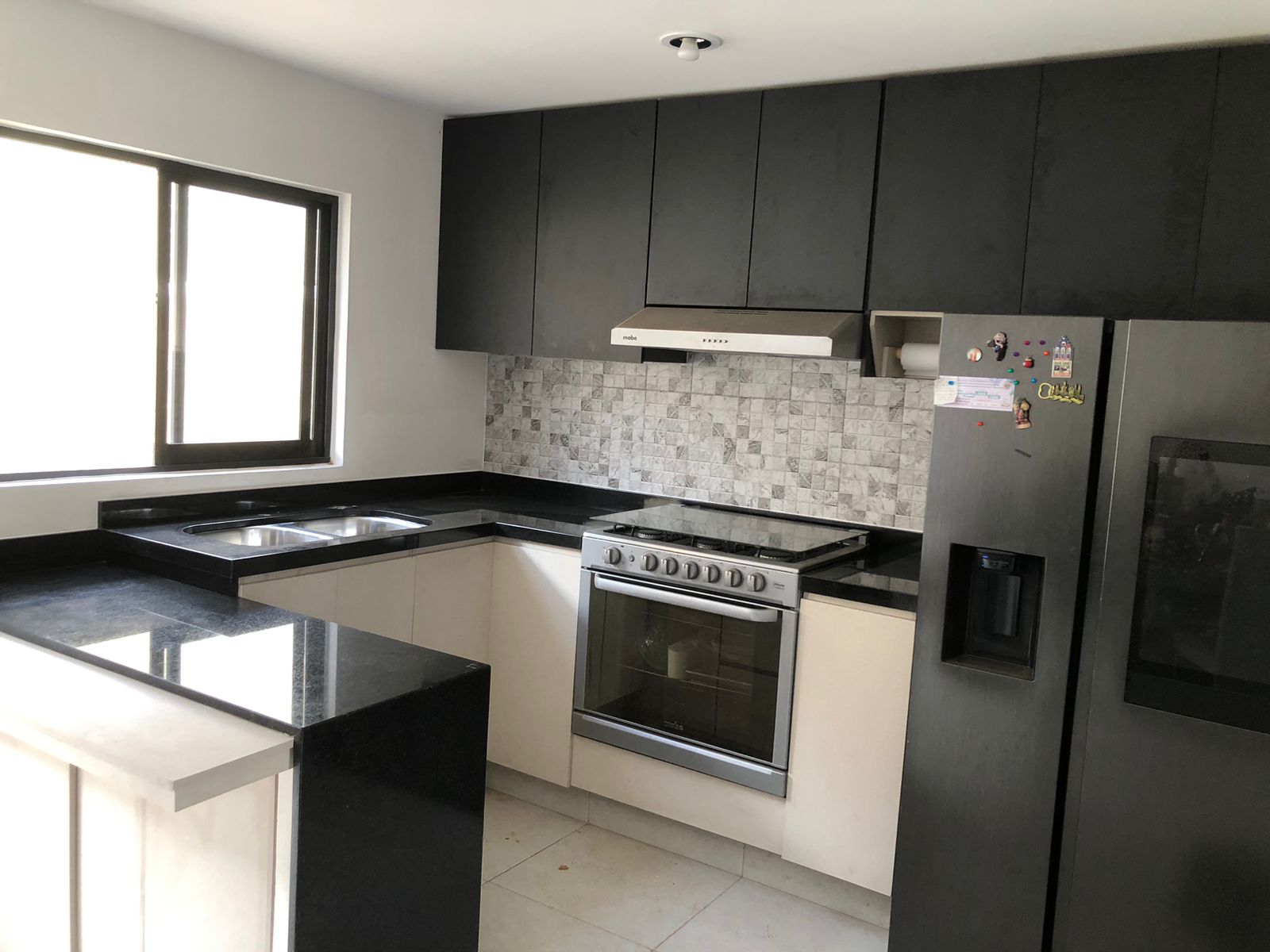 COCINA INTEGRAL COMPLETA CON TARJA QUEMADORES Y CAMPANA EN ACERO INOXIDABLE EN MADERA DE PINO ACABAD